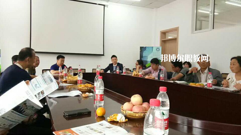 秦皇島渤?？萍贾械葘I(yè)學(xué)校2022年招生辦聯(lián)系電話