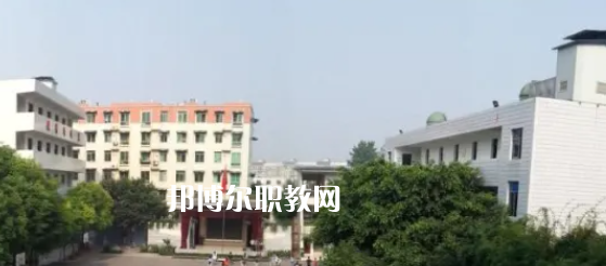 天府成人中等專(zhuān)業(yè)學(xué)校2022年招生簡(jiǎn)章