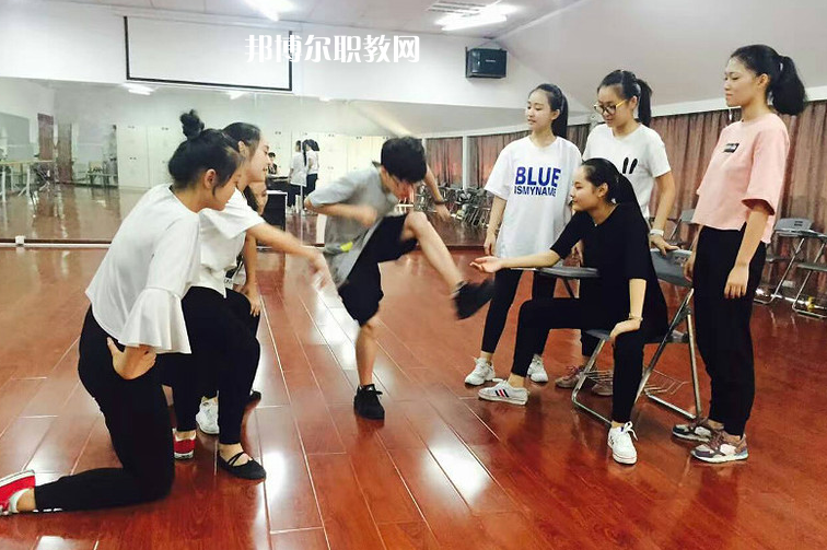 石家莊華韻藝術(shù)中專學(xué)校2022年報名條件、招生要求、招生對象