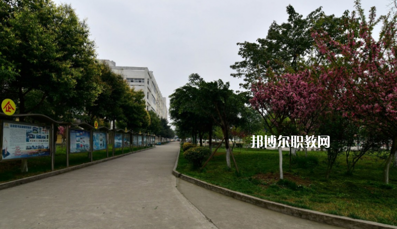 四川省廣漢市職業(yè)中專學(xué)校怎么樣、還不好