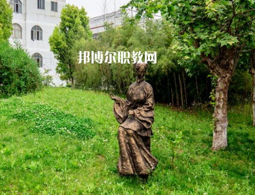 江蘇南通中等專(zhuān)業(yè)學(xué)校2022年招生聯(lián)系電話