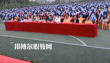 六盤水鐘山區(qū)職業(yè)技術(shù)學(xué)校2022年報(bào)名條件、招生要求、招生對(duì)象