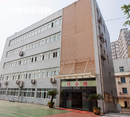 重慶工業(yè)學(xué)校2022年報名條件、招生要求、招生對象