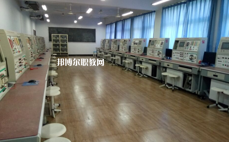秦皇島現(xiàn)代經(jīng)濟中等專業(yè)學校2022年報名條件、招生要求、招生對象