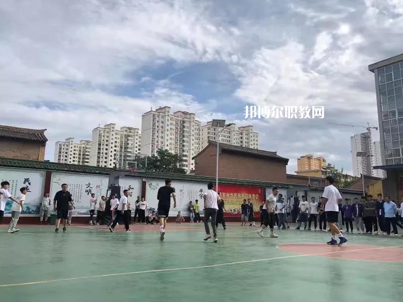 臨夏外國(guó)語(yǔ)學(xué)校2022年學(xué)費(fèi)、收費(fèi)多少