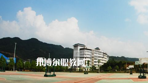 銅仁工業(yè)學(xué)校2022年報名條件、招生要求、招生對象