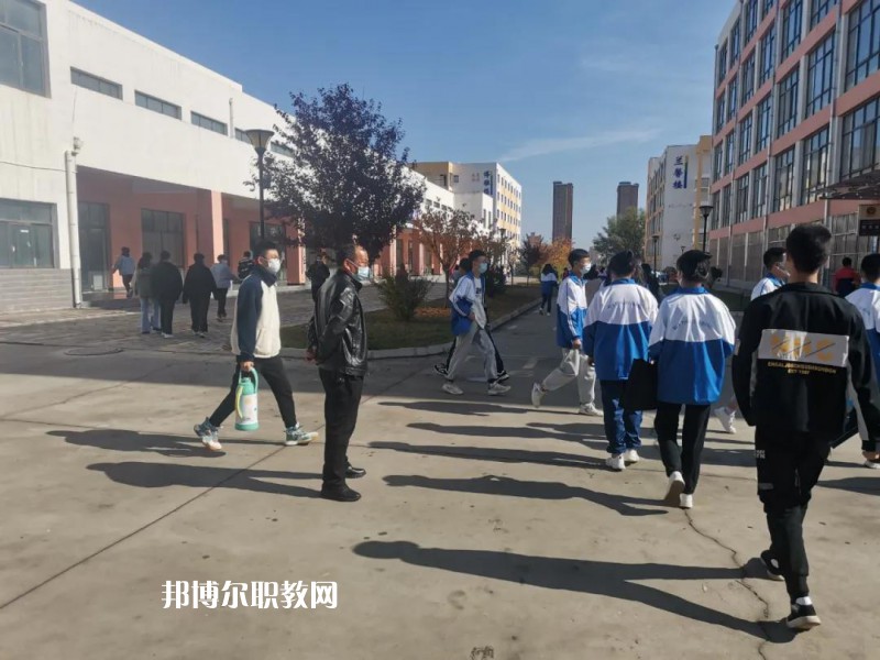 華亭職業(yè)教育中心2022年報名條件、招生要求、招生對象