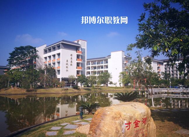 惠州衛(wèi)生學(xué)校2022年報名條件、招生要求、招生對象