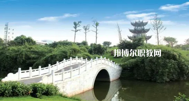 瀘州醫(yī)學(xué)院衛(wèi)生學(xué)校2022年報名條件、招生要求、招生對象