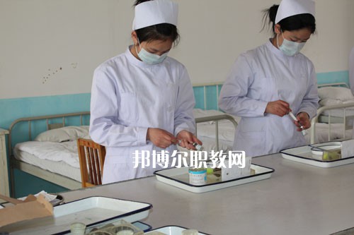 沙河市衛(wèi)生學(xué)校2022年招生辦聯(lián)系電話(huà)