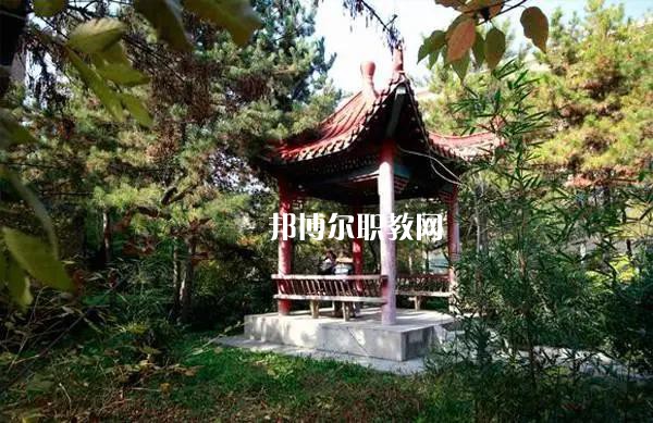 平?jīng)鰩煼秾W校2022年學費、收費多少