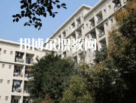 重慶輕工業(yè)學(xué)校2022年報名條件、招生要求、招生對象
