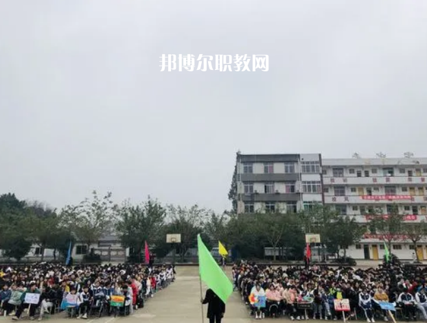 紅河州衛(wèi)生護(hù)理學(xué)校2022年學(xué)費(fèi)、收費(fèi)多少