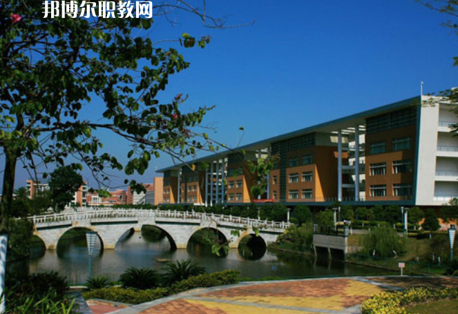 涼山民族師范學(xué)校2022年報名條件、招生要求、招生對象
