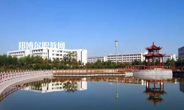 河北曲陽(yáng)雕刻學(xué)校2022年招生辦聯(lián)系電話(huà)