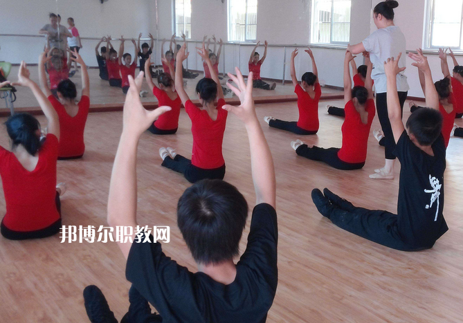 南寧民族歌舞藝術(shù)職業(yè)技術(shù)學(xué)校2022年學(xué)費(fèi)、收費(fèi)多少