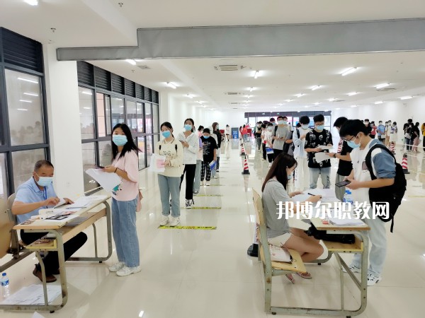 六安市職業(yè)學(xué)校(中專部)怎么樣、好不好