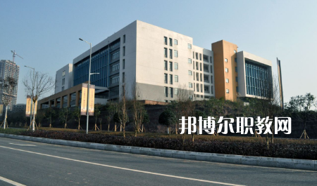 重慶合川職業(yè)教育中心2022年報(bào)名條件、招生要求、招生對(duì)象
