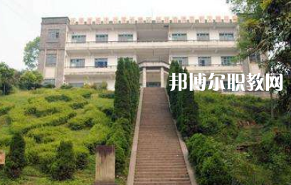 保山市昌寧縣職業(yè)技術學校2022年報名條件、招生要求、招生對象