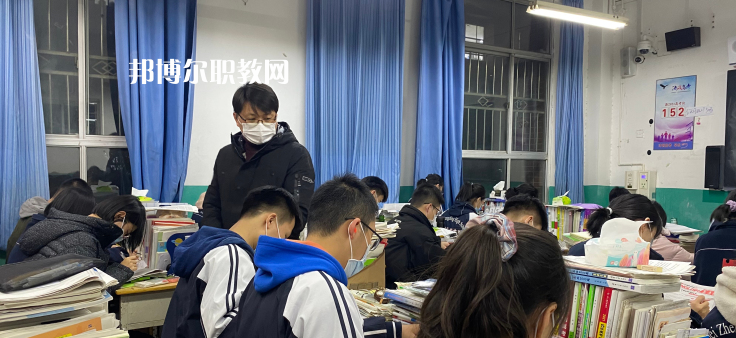 張家口華溢中等專業(yè)學校2022年學費、收費多少