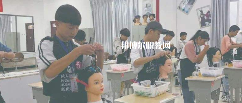 都勻工商管理學(xué)校2022年學(xué)費(fèi)、收費(fèi)多少