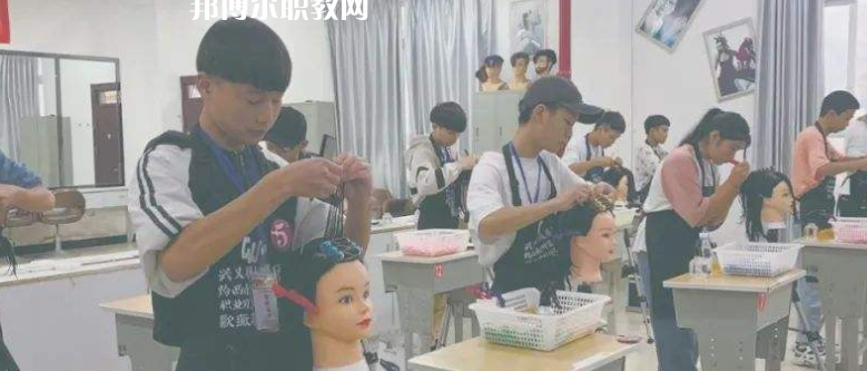 都勻工商管理學(xué)校2022年報名條件、招生要求、招生對象