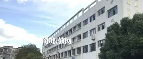 遂寧應(yīng)用高級(jí)技工學(xué)校2022年學(xué)費(fèi)，收費(fèi)多少