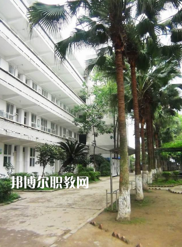 四川瀘州鵬程中等職業(yè)學(xué)校2022年學(xué)費、收費多少
