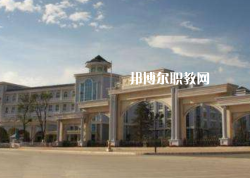 重慶商務(wù)高級技工學(xué)校2022年報名條件、招生要求、招生對象