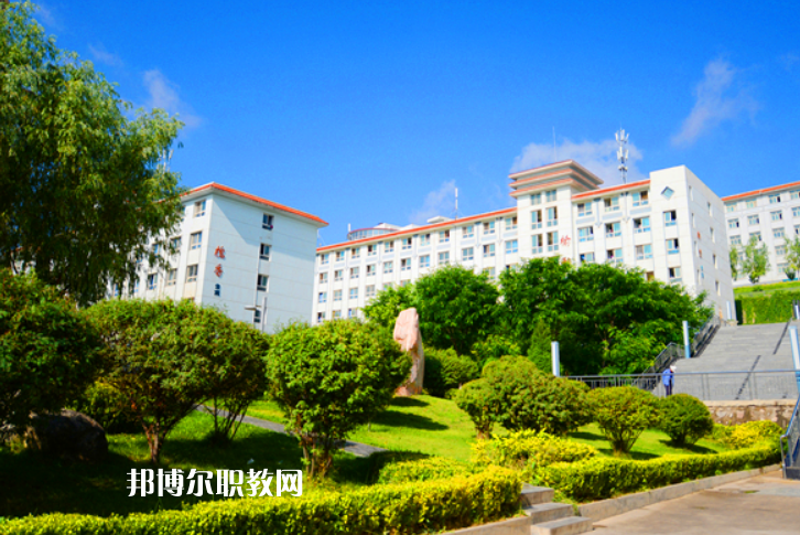 元陽縣民族職業(yè)高級中學(xué)2022年學(xué)費(fèi)、收費(fèi)多少