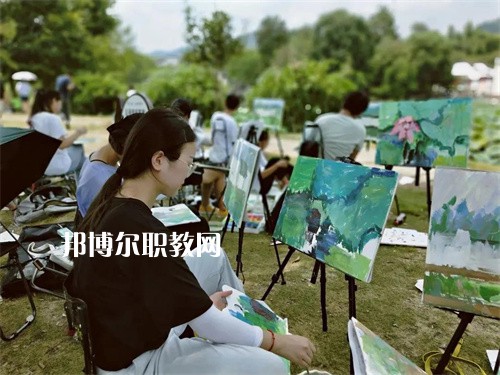 雙柏縣職業(yè)高級(jí)中學(xué)2022年有哪些專業(yè)