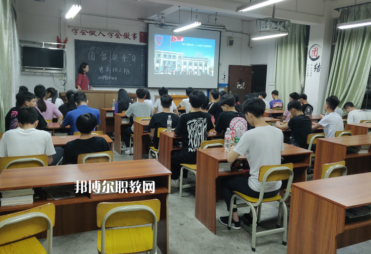 廣西工商學(xué)校2022年報(bào)名條件、招生要求、招生對(duì)象