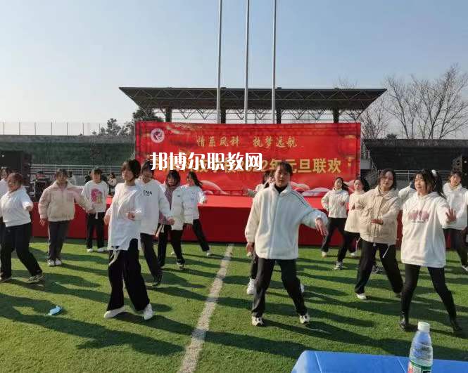 鳳陽科技學(xué)校2022年報(bào)名條件、招生要求、招生對(duì)象
