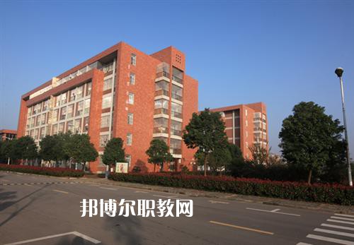 安徽滁州技師學(xué)院2022年學(xué)費(fèi)、收費(fèi)多少