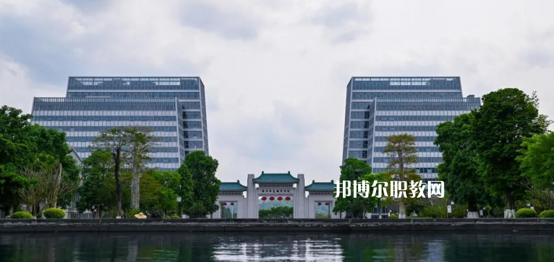 廣東華夏技工學(xué)校2022年報(bào)名條件、招生要求、招生對(duì)象