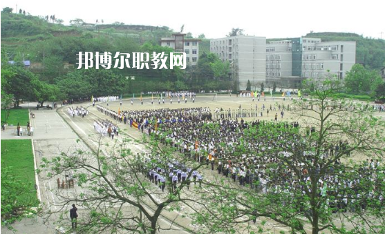 內(nèi)江鐵路機械學校2022年報名條件、招生要求、招生對象