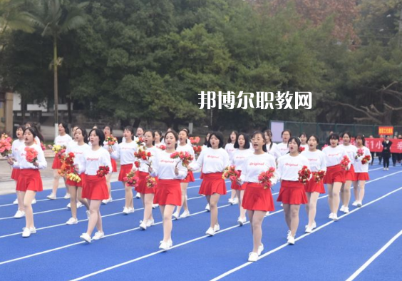 內(nèi)江鐵路機(jī)械學(xué)校怎么樣、好不好