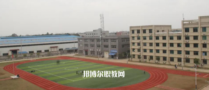 曲靖衛(wèi)生學校2022年報名條件、招生要求、招生對象