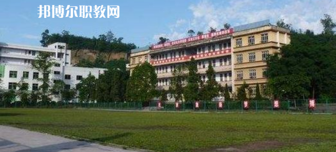 岳池職業(yè)技術(shù)學(xué)校2022年報(bào)名條件、招生要求、招生對象