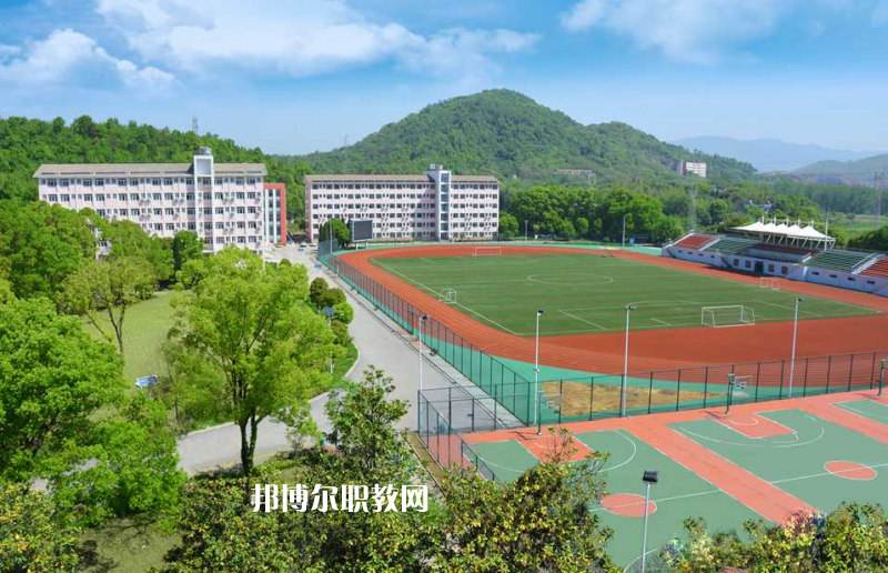 云南工藝美術(shù)學(xué)校2022年學(xué)費、收費多少