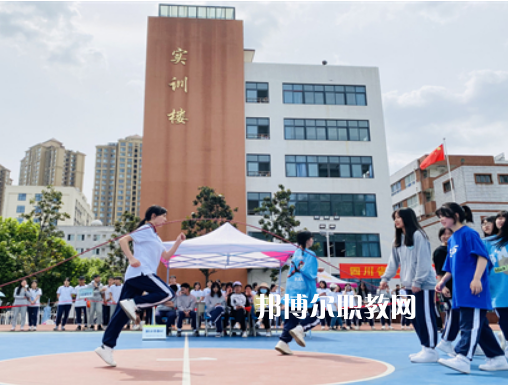 四川省工業(yè)貿(mào)易學(xué)校怎么樣、好不好
