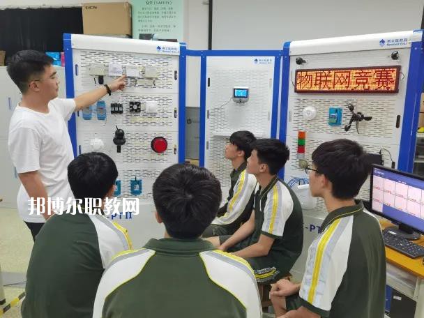 東莞商業(yè)學(xué)校2022年學(xué)費、收費多少