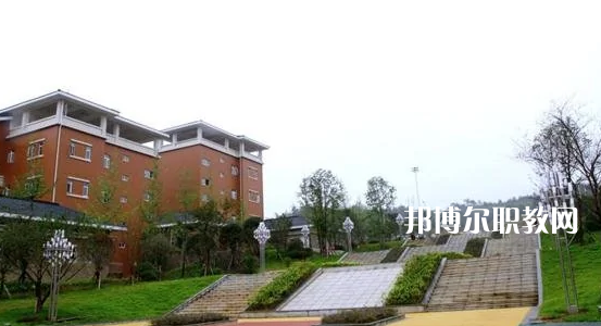 廣東新興中藥學(xué)校2022年報(bào)名條件、招生要求、招生對(duì)象
