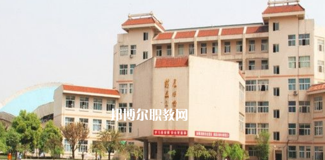成都中醫(yī)藥大學(xué)附屬學(xué)校龍泉校區(qū)2022年報(bào)名條件、招生要求、招生對象