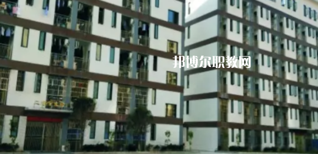 廣安市景山職業(yè)高中學校2022年宿舍條件