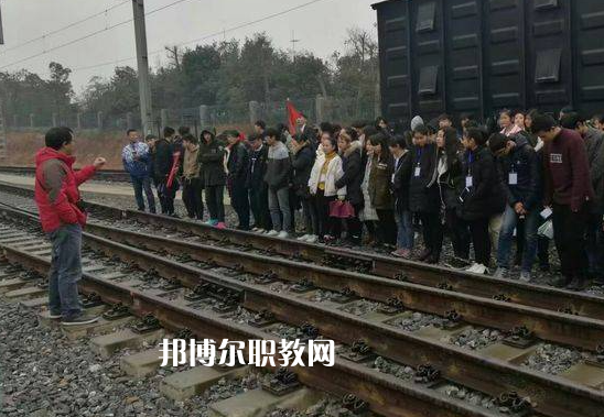 甘肅2022年鐵路學(xué)?？梢詫W(xué)什么