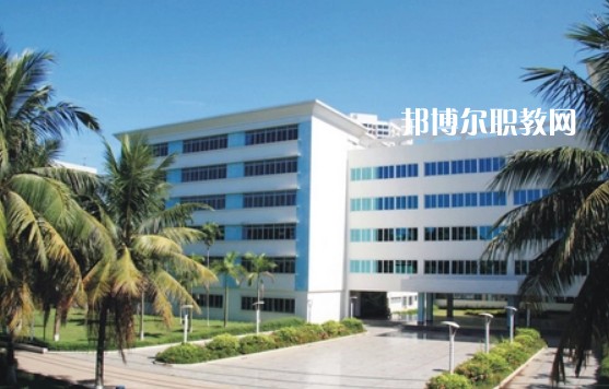海南省衛(wèi)生學(xué)校2022年報(bào)名條件、招生要求、招生對(duì)象