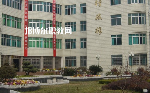 麻城工業(yè)學(xué)校2022年報名條件、招生要求、招生對象