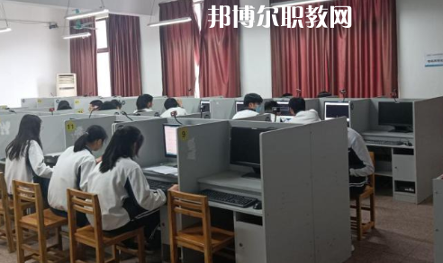 武漢建設(shè)學(xué)校2022年報名條件、招生要求、招生對象