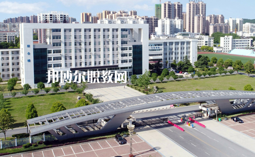 湖北信息工程學(xué)校2022年報名條件、招生要求、招生對象